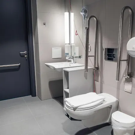 Komandu Sporta Spelu Halles Viesnica 酒店