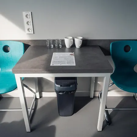 酒店 Komandu Sporta Spelu Halles Viesnica *